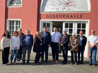 Gruppenbild Besuch Gedenkhalle Oberhausen